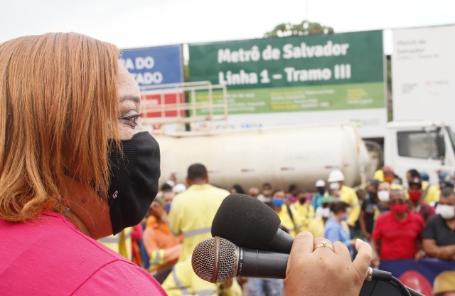 Trabalhadoras realizam manifestação por mais empregos para as mulheres no setor da construção